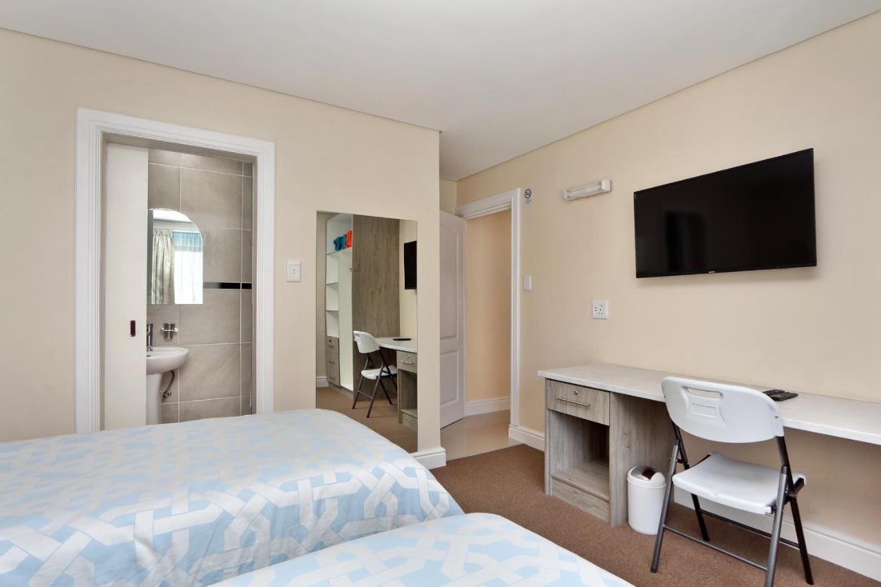 Camdene Guesthouse เคปทาวน์ ภายนอก รูปภาพ