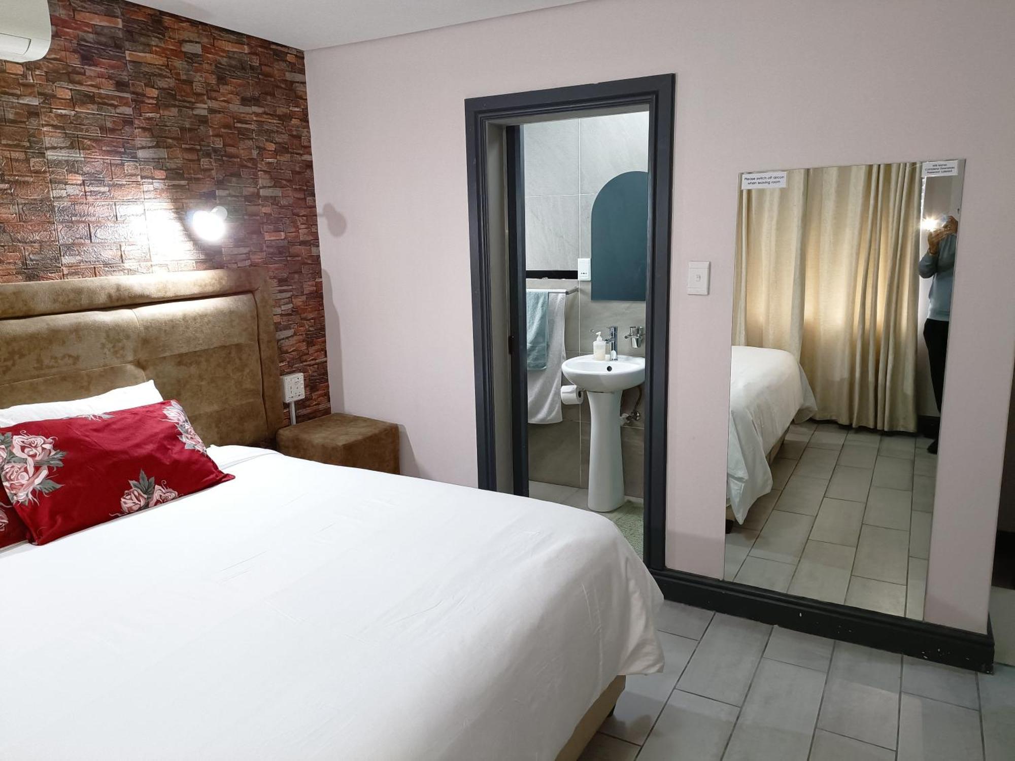Camdene Guesthouse เคปทาวน์ ภายนอก รูปภาพ
