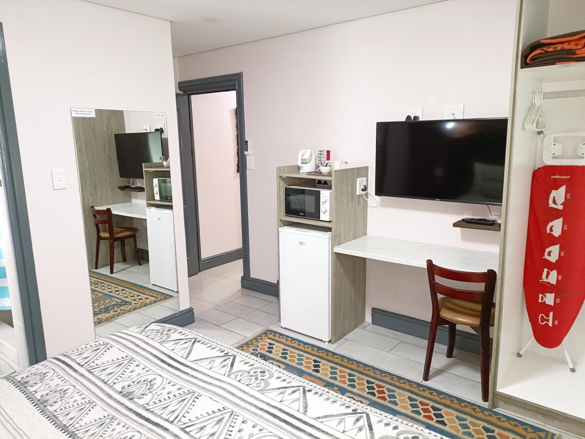 Camdene Guesthouse เคปทาวน์ ภายนอก รูปภาพ