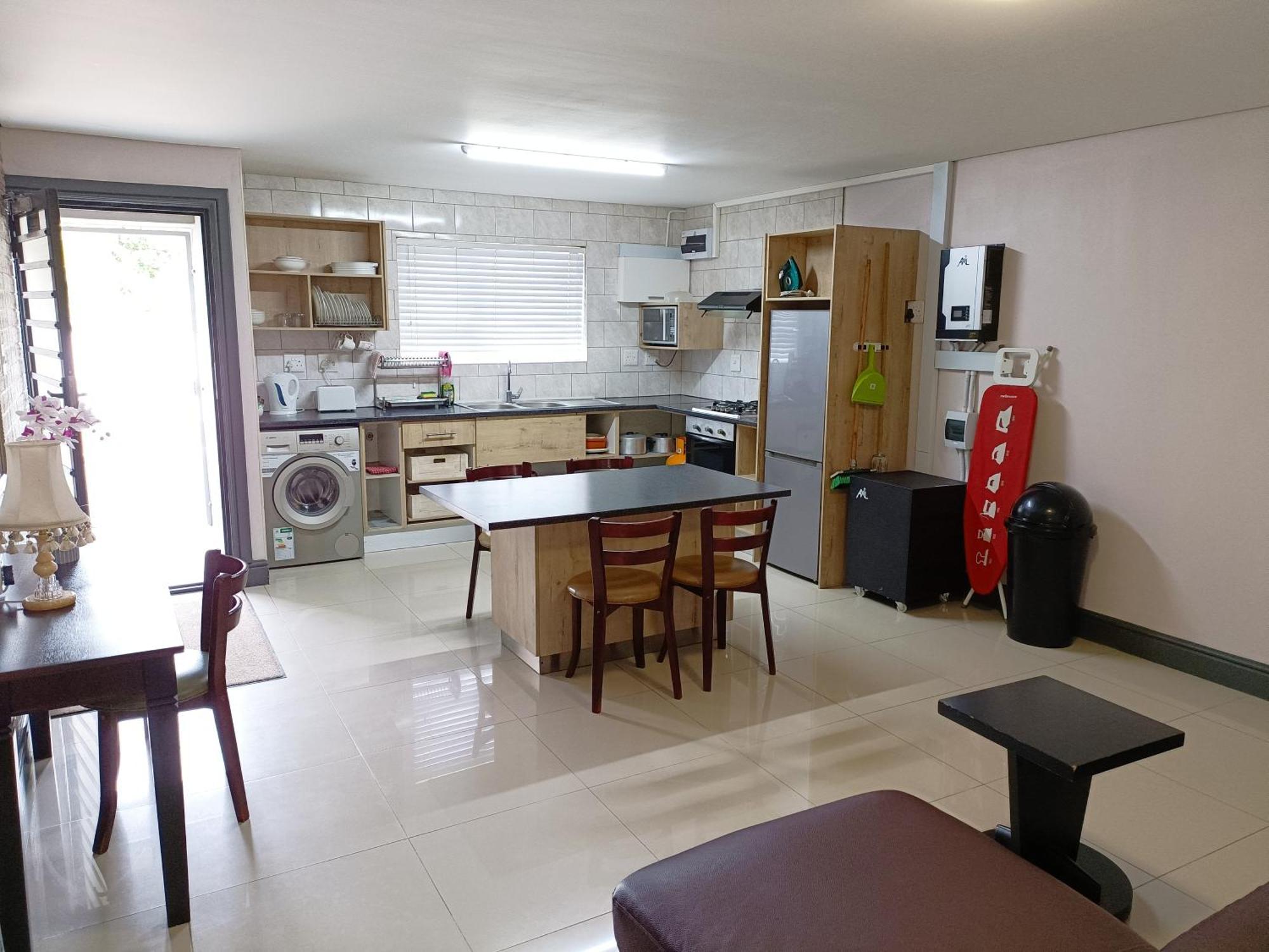 Camdene Guesthouse เคปทาวน์ ภายนอก รูปภาพ